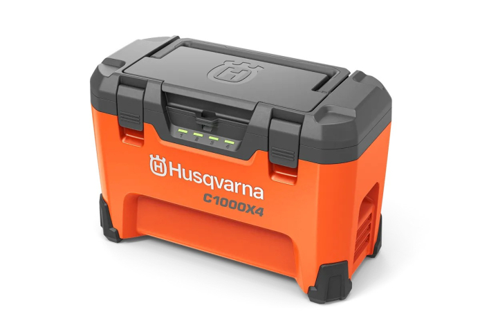 Husqvarna batteriladdare C1000X4 i gruppen Röjsågar / Batteriröjsågar / Batterier och laddare hos Motorsågsbutiken (9707048-01)